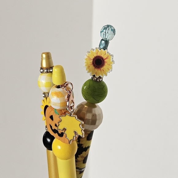 Hand Crafted Halloween Pens Fall & Floral Beaded Set of 3 Ballpoint Black Ink 6" - Picture 9 of 17